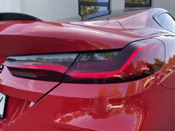 BMW M8 Competition Coupé xDrive 360  B&W Carbon ext.