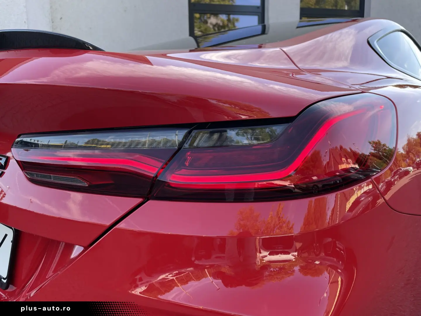 BMW M8 Competition Coupé xDrive 360  B&W Carbon ext.