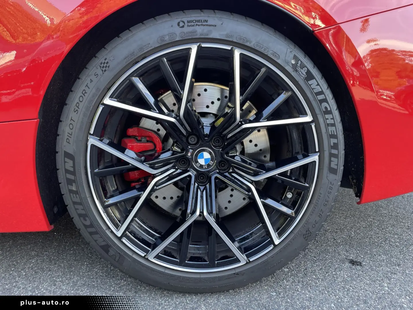 BMW M8 Competition Coupé xDrive 360  B&W Carbon ext.