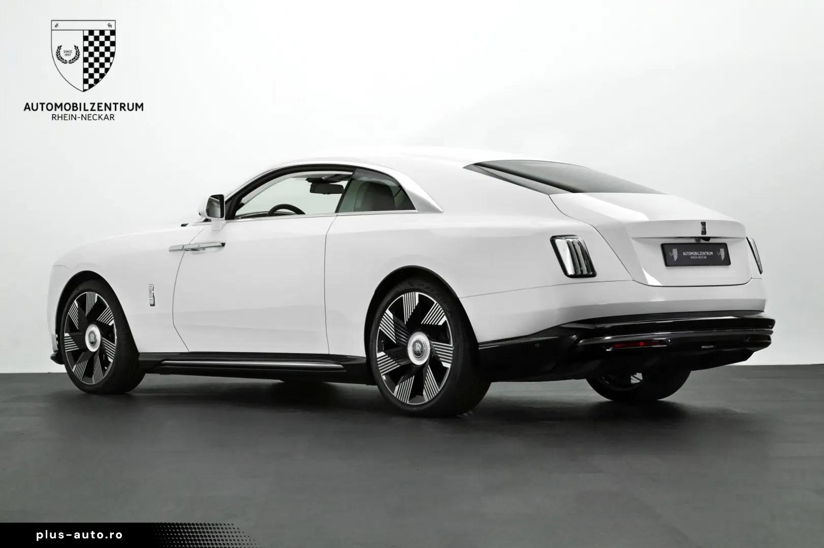 ROLLS ROYCE Spectre Bespoke Starburst Driving HeatComfort