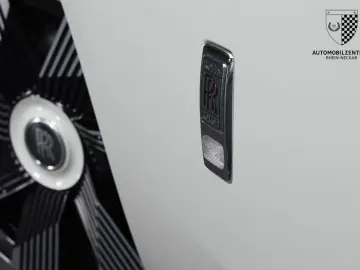 ROLLS ROYCE Spectre Bespoke Starburst Driving HeatComfort