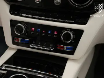 ROLLS ROYCE Spectre Bespoke Starburst Driving HeatComfort