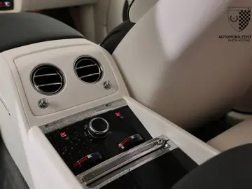 ROLLS ROYCE Spectre Bespoke Starburst Driving HeatComfort