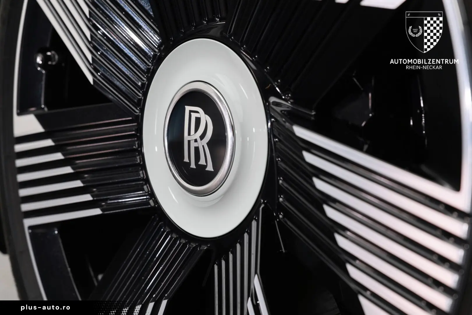 ROLLS ROYCE Spectre Bespoke Starburst Driving HeatComfort