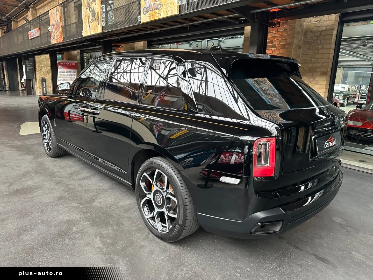 ROLLS ROYCE Cullinan Black Badge MY24  Mandarin  4 seat spec