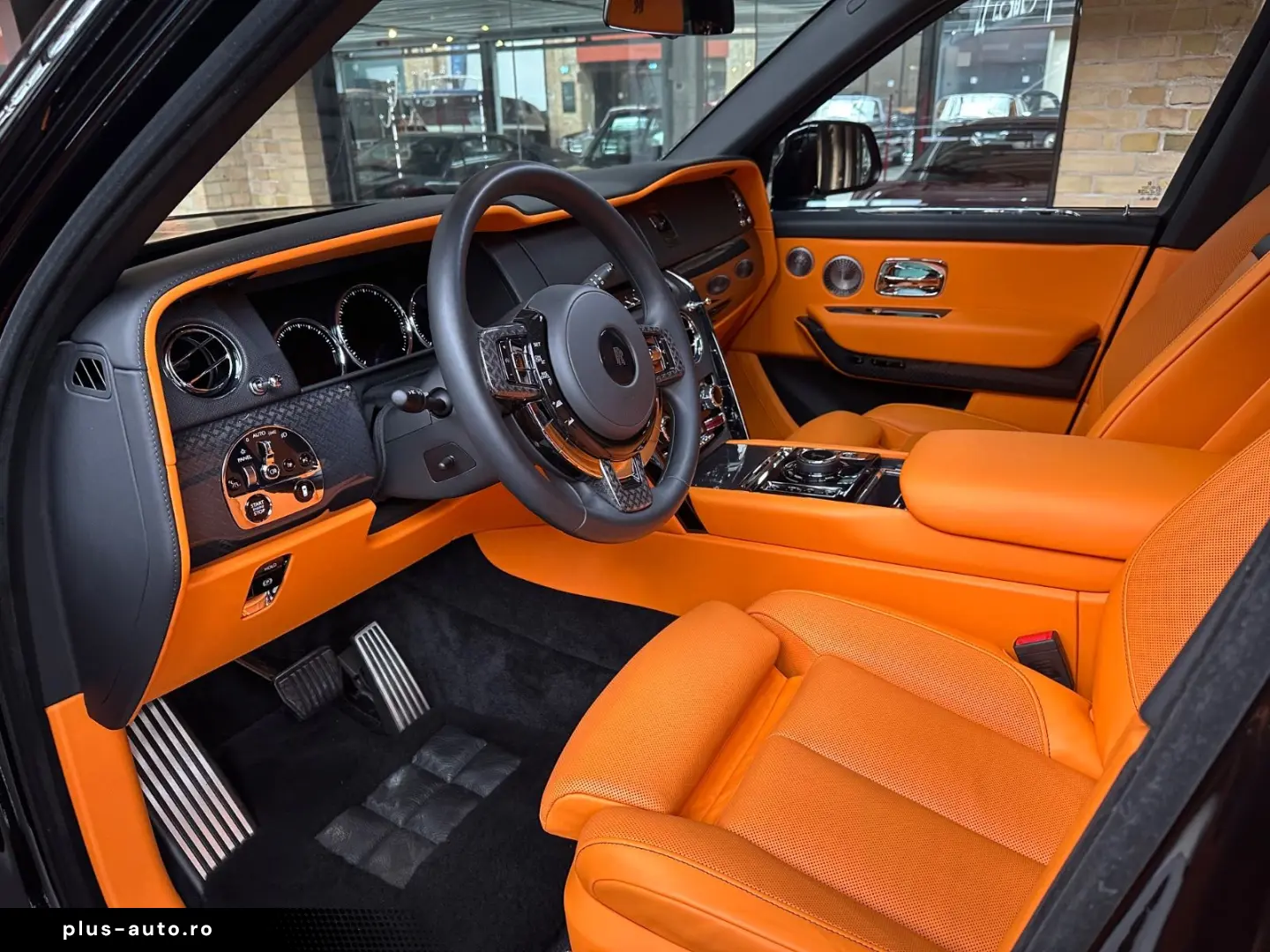 ROLLS ROYCE Cullinan Black Badge MY24  Mandarin  4 seat spec