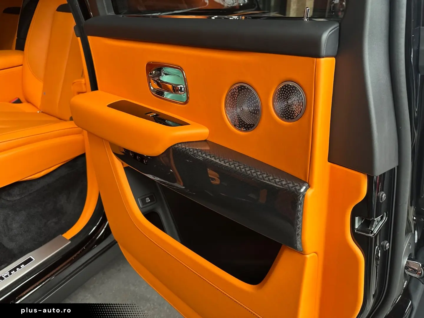 ROLLS ROYCE Cullinan Black Badge MY24  Mandarin  4 seat spec