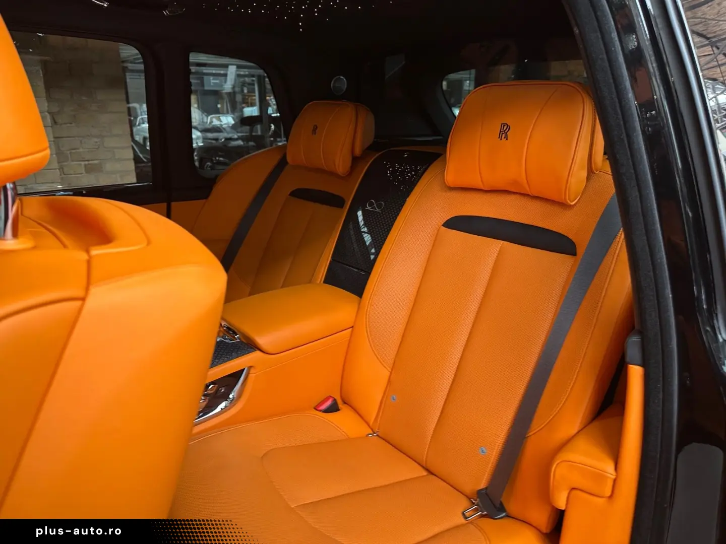 ROLLS ROYCE Cullinan Black Badge MY24  Mandarin  4 seat spec