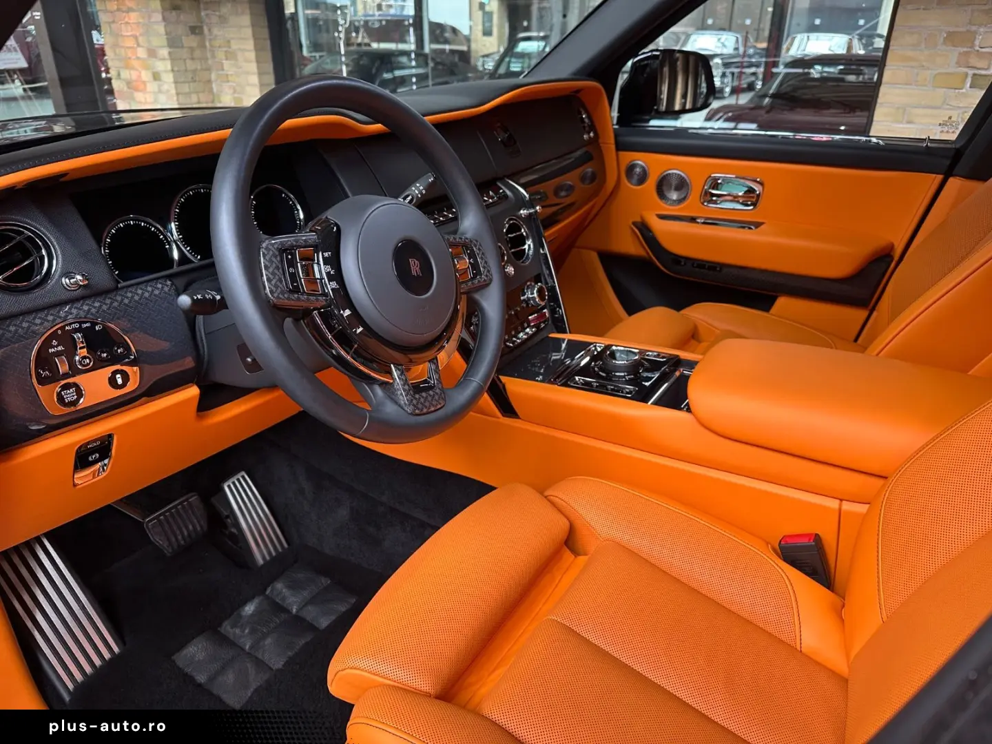 ROLLS ROYCE Cullinan Black Badge MY24  Mandarin  4 seat spec