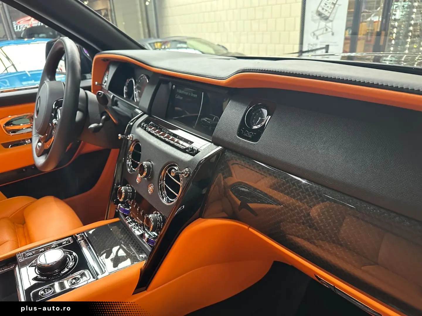 ROLLS ROYCE Cullinan Black Badge MY24  Mandarin  4 seat spec