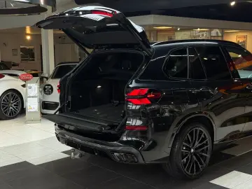 BMW X5 M60i x