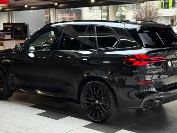 BMW X5 M60i x