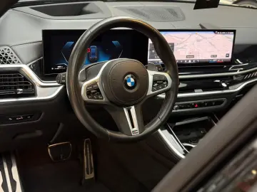 BMW X5 M60i x