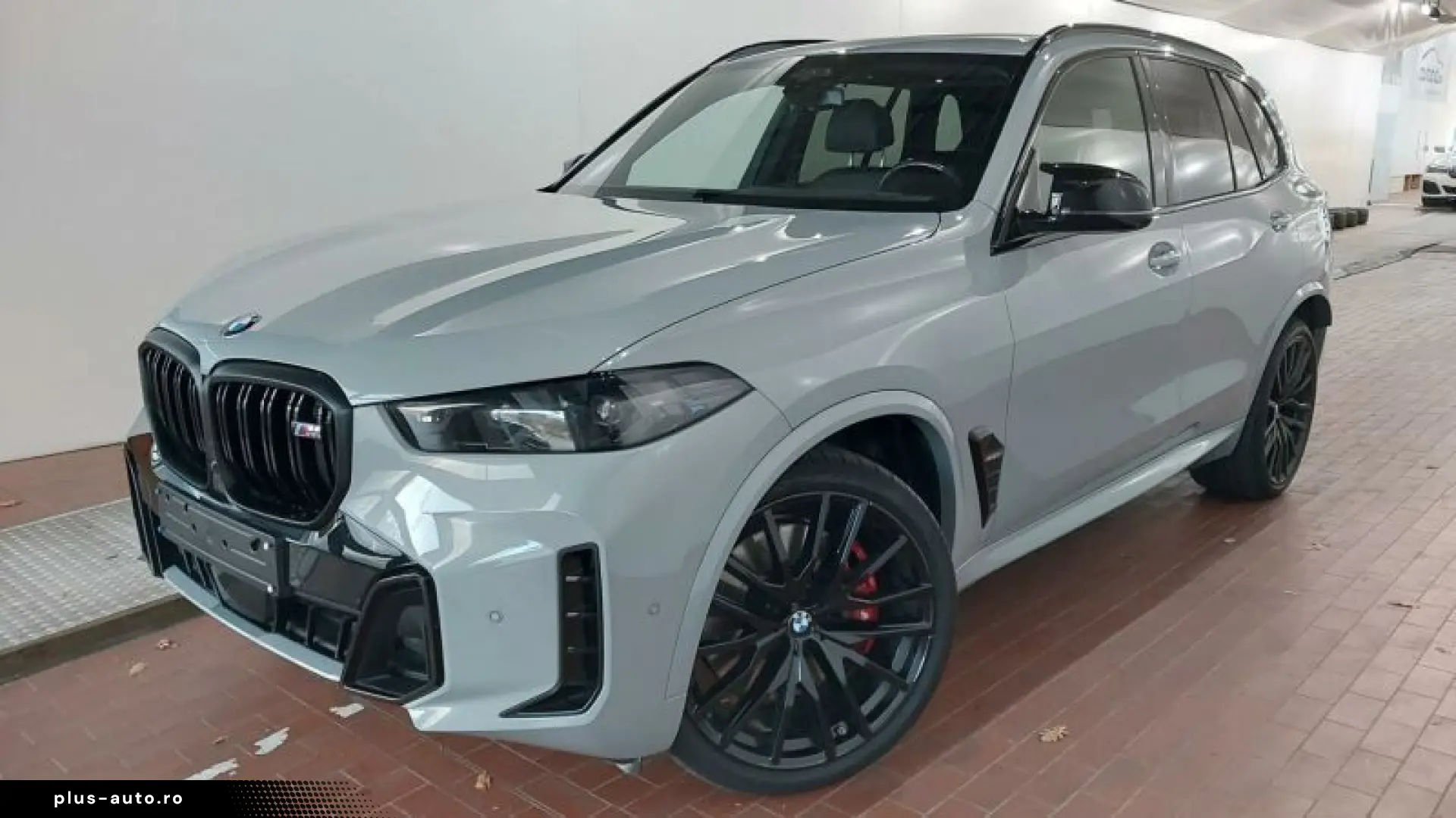 BMW X5 M60i
