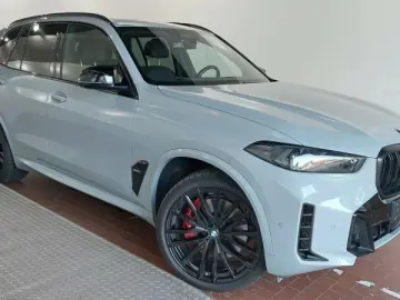 BMW X5 M60i