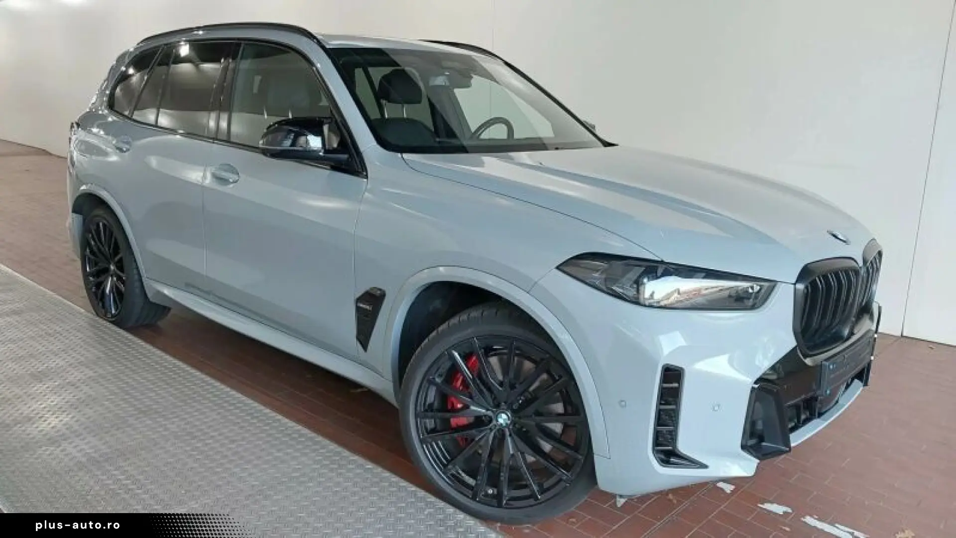 BMW X5 M60i