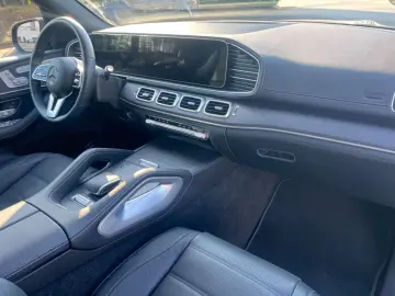 MERCEDES-BENZ GLS 400