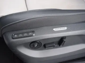 VW Tiguan TDI 2.0 DSG  Elegance AHK StandHz Leder