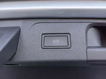 VW Passat Variant Business TDI DSG