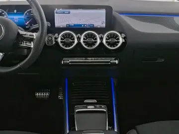 MERCEDES-BENZ GLA 220 d 4M AMG Line LED Panorama Mem&hellip;