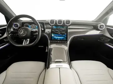 MERCEDES-BENZ GLC 300 e 4Matic  PANORAMA AHK KAMERA