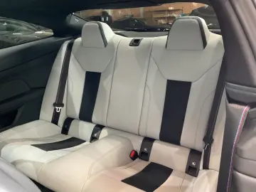 BMW M4 Competition aktive Sitzbelüftung vorn  Glasda