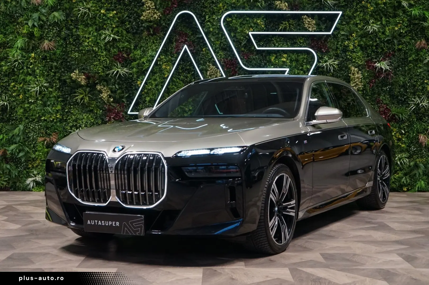 BMW 740d xDRIVE 360 THEATRE MASSAGE B&W