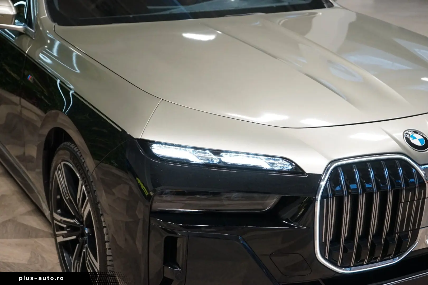 BMW 740d xDRIVE 360 THEATRE MASSAGE B&W