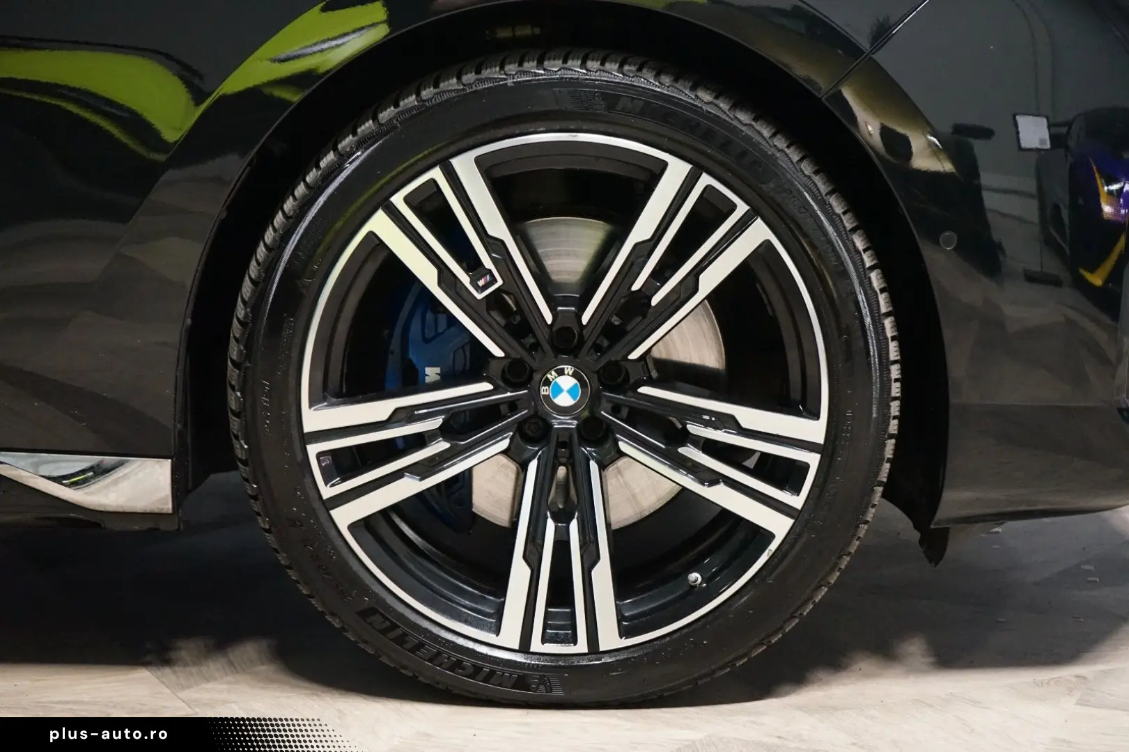 BMW 740d xDRIVE 360 THEATRE MASSAGE B&W