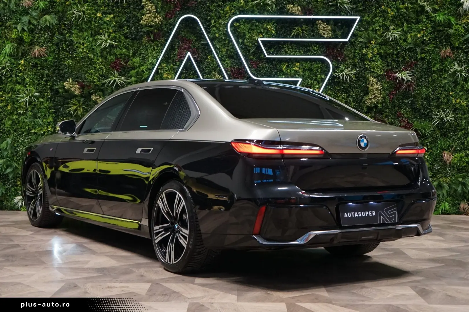 BMW 740d xDRIVE 360 THEATRE MASSAGE B&W