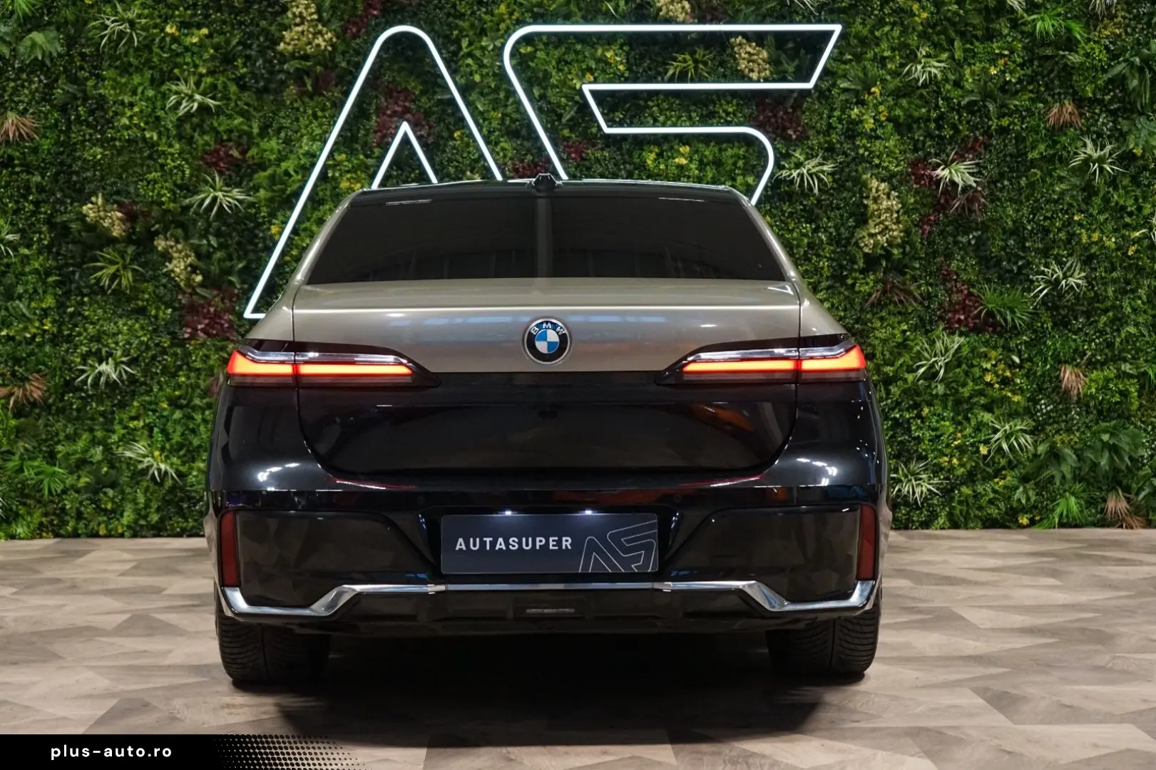 BMW 740d xDRIVE 360 THEATRE MASSAGE B&W