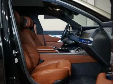 BMW 740d xDRIVE 360 THEATRE MASSAGE B&W