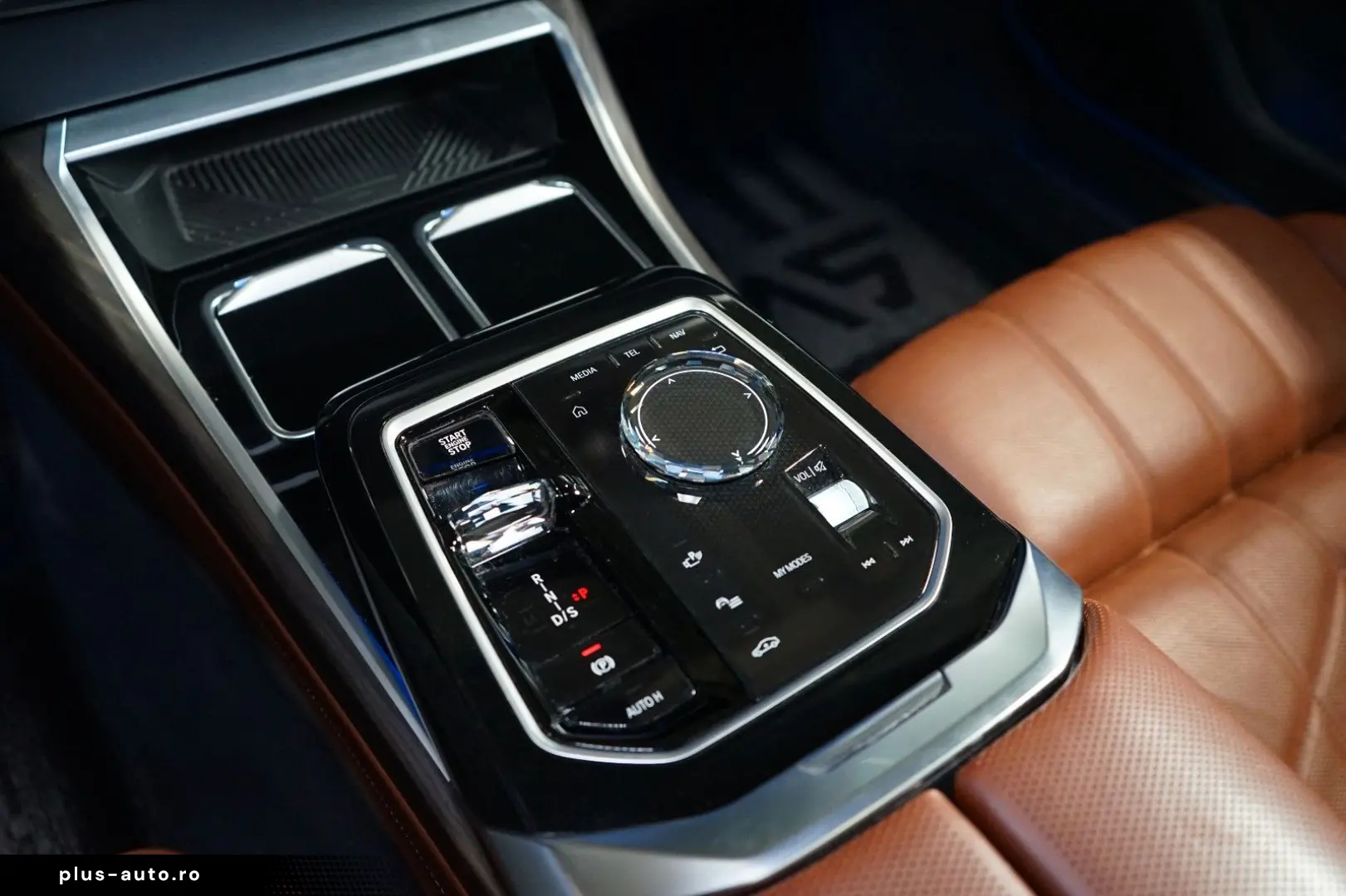 BMW 740d xDRIVE 360 THEATRE MASSAGE B&W