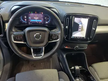 Volvo XC40 B4 AWD Plus Bright