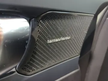 Volvo XC40 B4 AWD Plus Bright