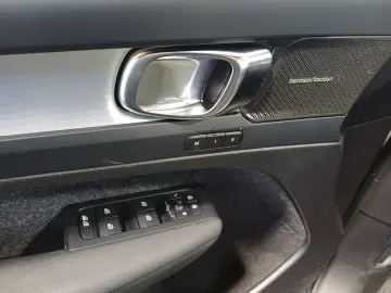 Volvo XC40 B4 AWD Plus Bright