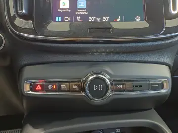 Volvo XC40 B4 AWD Plus Bright