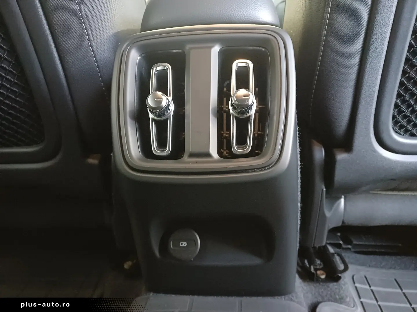 Volvo XC40 B4 AWD Plus Bright