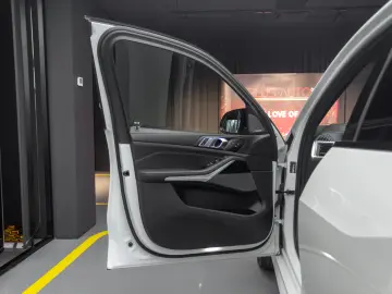 BMW X5 M M60i xDrive