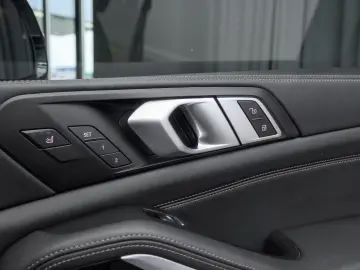 BMW X5 M M60i xDrive