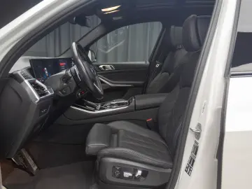 BMW X5 M M60i xDrive