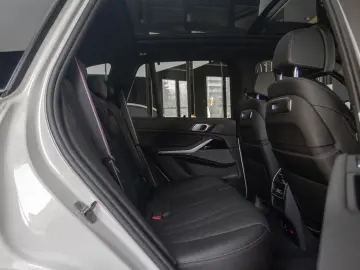 BMW X5 M M60i xDrive