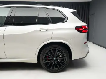 BMW X5 M60i xDrive