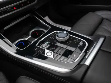 BMW X5 M60i xDrive