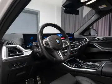 BMW X5 M60i xDrive