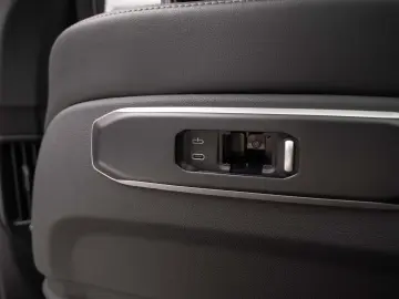 BMW X5 M60i xDrive