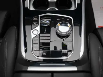 BMW X5 M60i xDrive