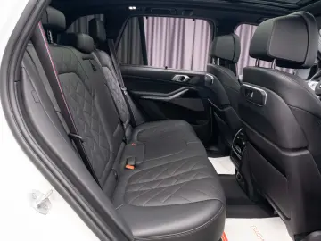 BMW X5 M60i xDrive
