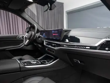 BMW X5 M60i xDrive