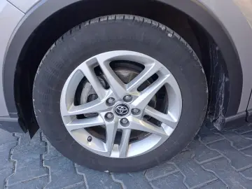 Toyota C-HR 1 8 Hybrid C-ENTER CVT